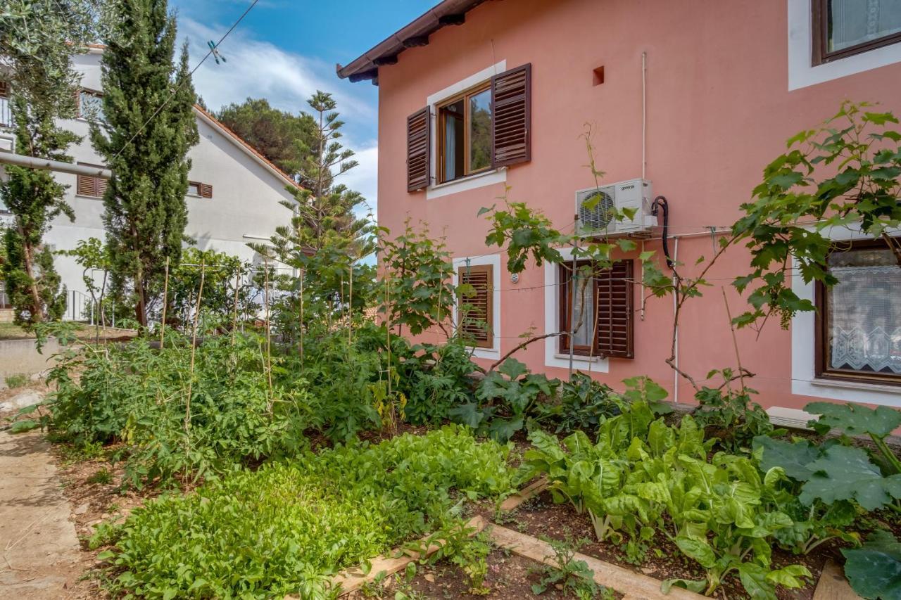 Apartments Villa Julija 木洛希尼 外观 照片