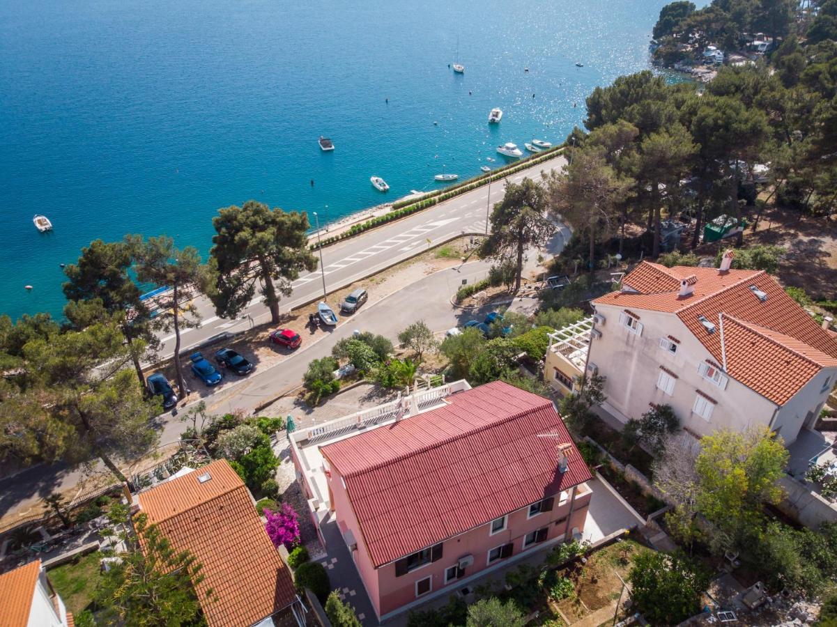 Apartments Villa Julija 木洛希尼 外观 照片
