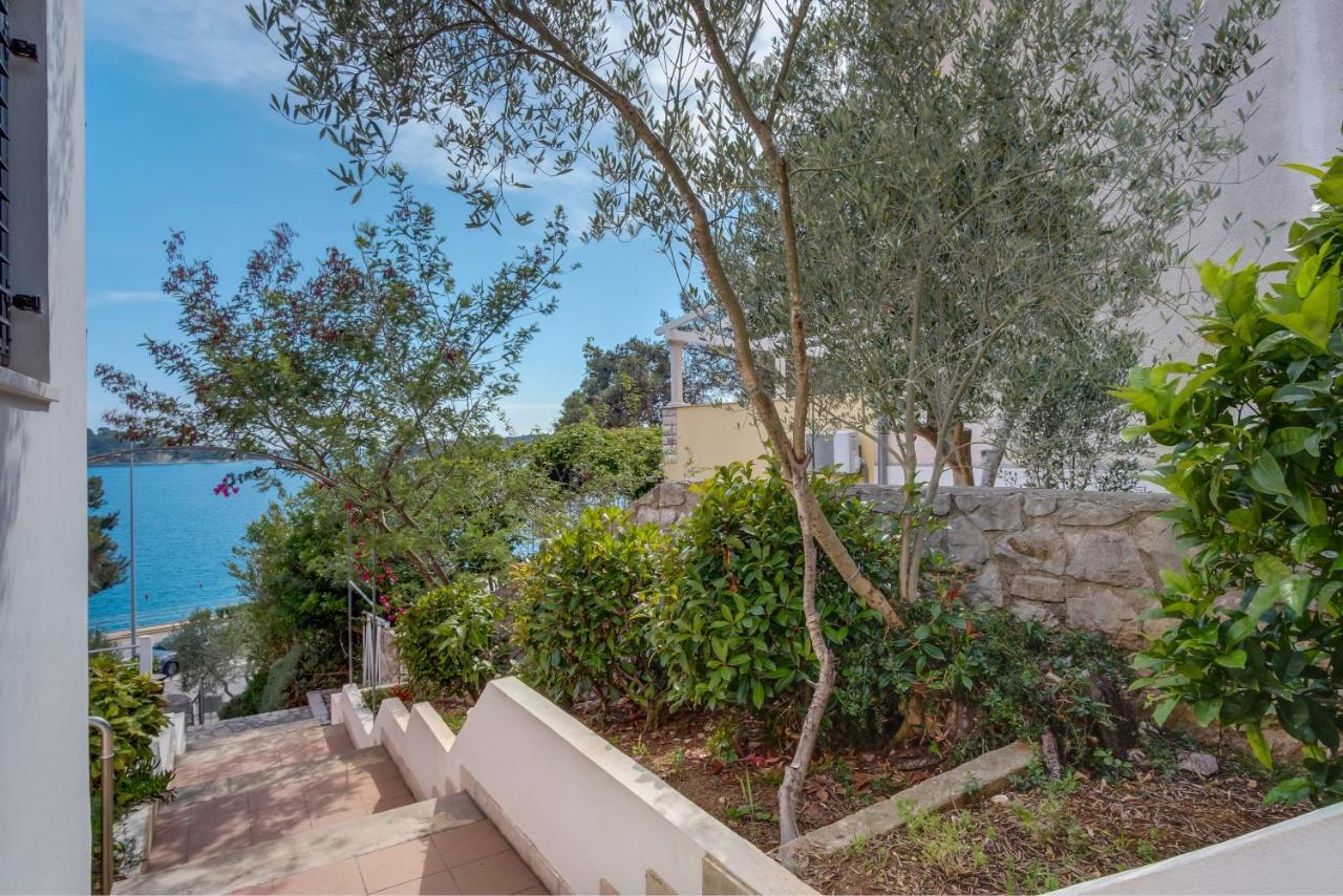 Apartments Villa Julija 木洛希尼 外观 照片