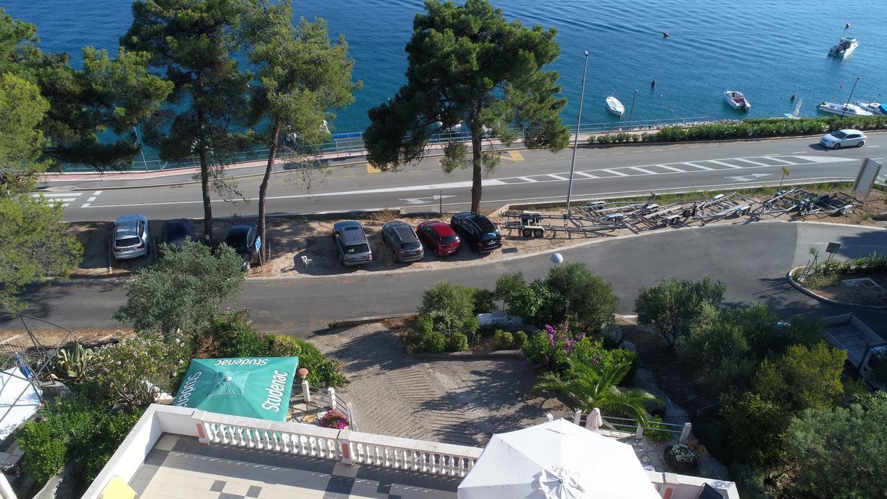 Apartments Villa Julija 木洛希尼 外观 照片