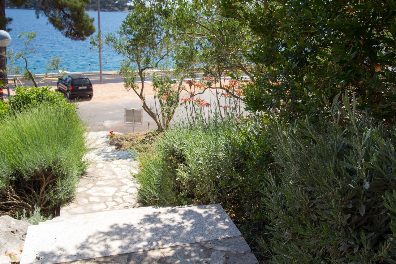 Apartments Villa Julija 木洛希尼 外观 照片